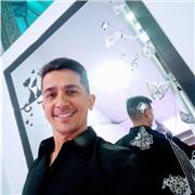 Profesor de inglés diplomado con 15 años de experiencia , capacitado pedagogíamente para la enseñanza a nivel tanto grupal como personalizada